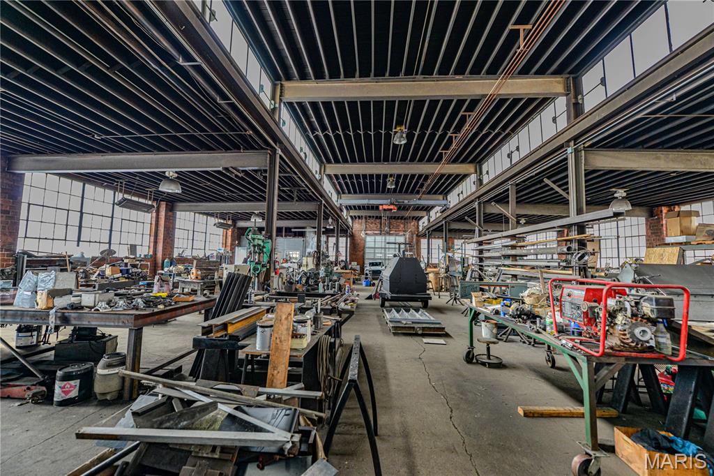 St.Louis Add - Commercial Sale