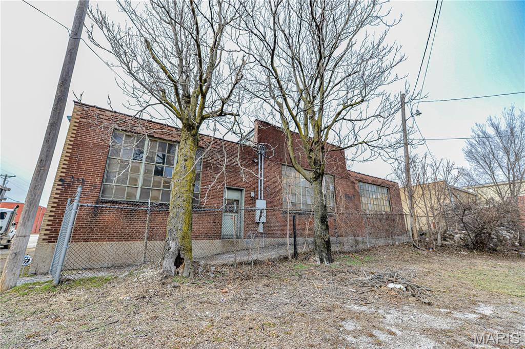 St.Louis Add - Commercial Sale