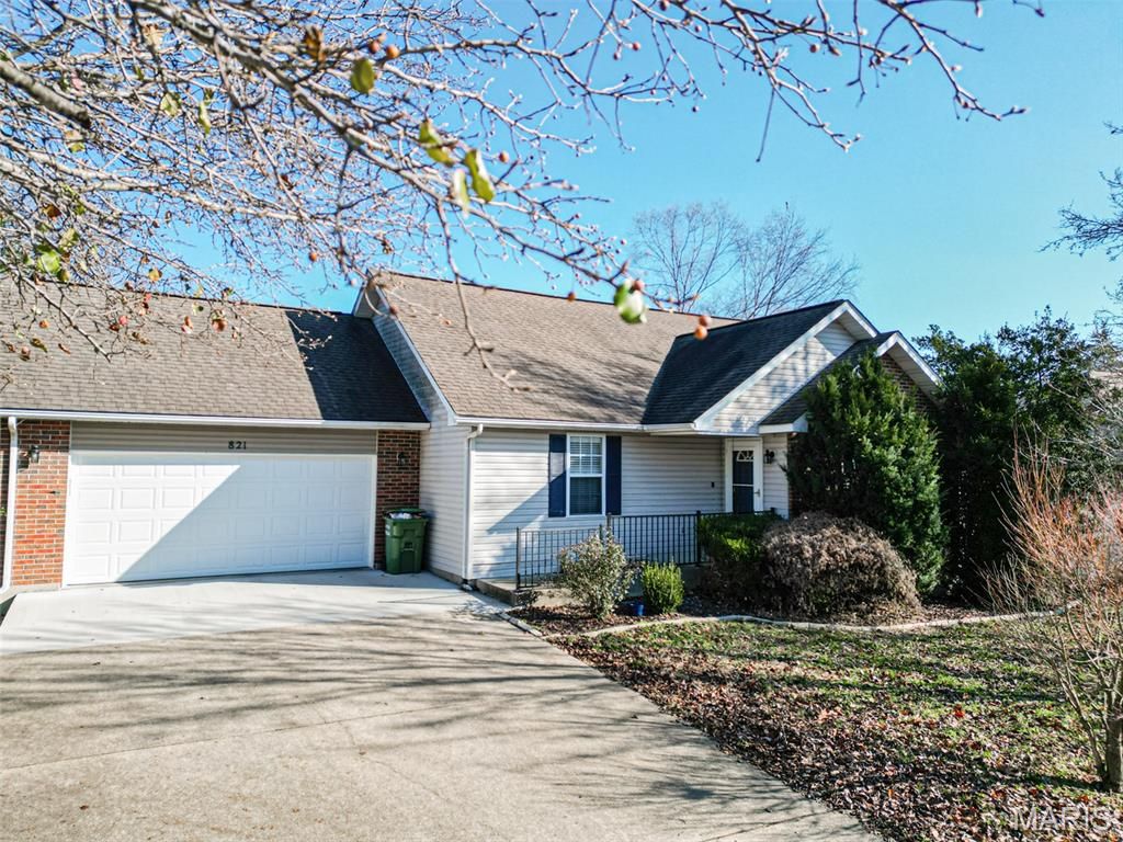 Photo of 821 Cambridge Drive, Rolla, MO 65401 (MLS # 25079878)