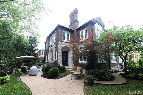 7574 York Drive Clayton MO 63105
