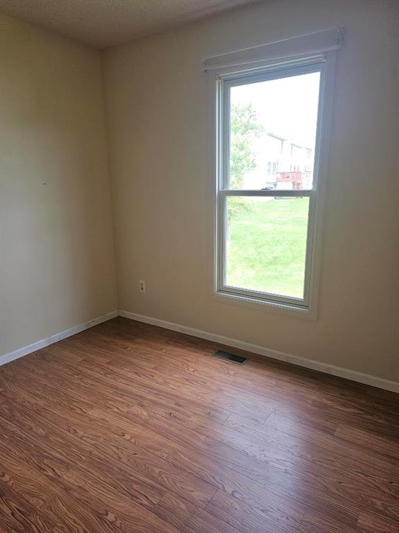 Wentzville, Missouri 63385, United States, 2 Bedrooms Bedrooms, ,3 BathroomsBathrooms,Residential,Pending,133598