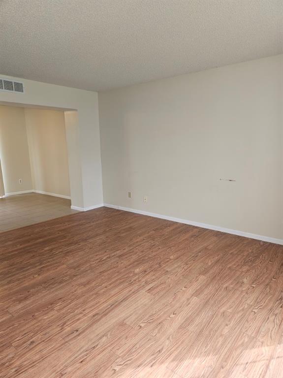 Wentzville, Missouri 63385, United States, 2 Bedrooms Bedrooms, ,3 BathroomsBathrooms,Residential,Pending,133598