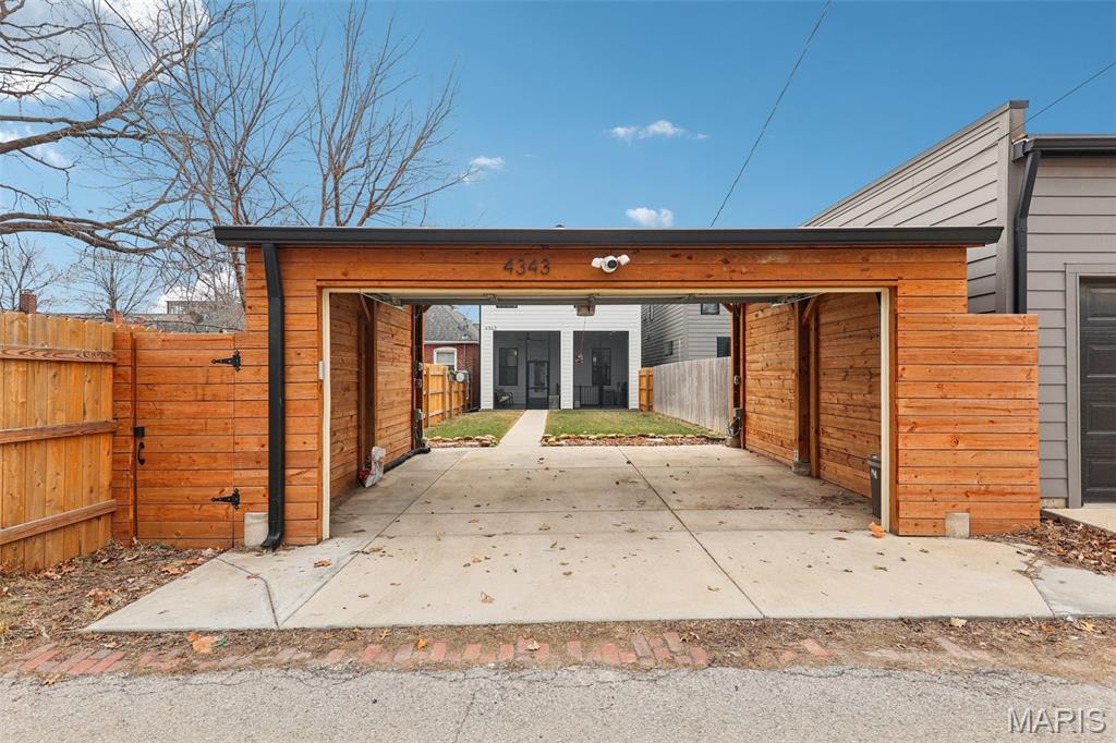 Laclede Race Course Sub - Residential