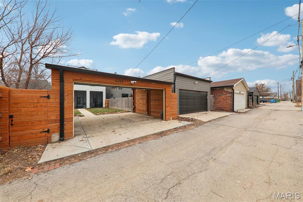 Laclede Race Course Sub - Residential