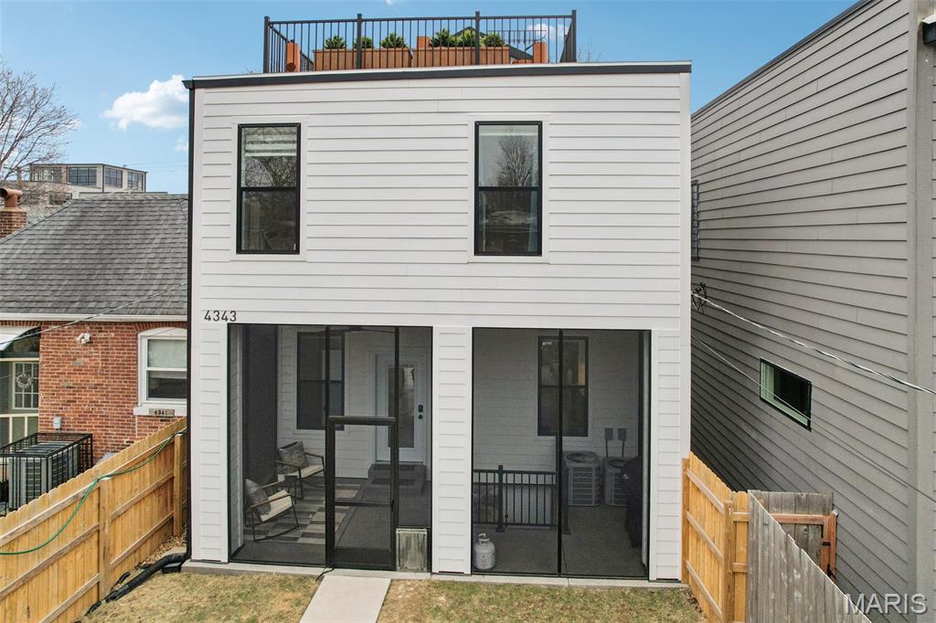 Laclede Race Course Sub - Residential