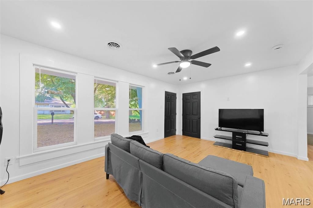 Photo of 1147 Northdale Avenue, St Louis, MO 63138 (MLS # 26013525)