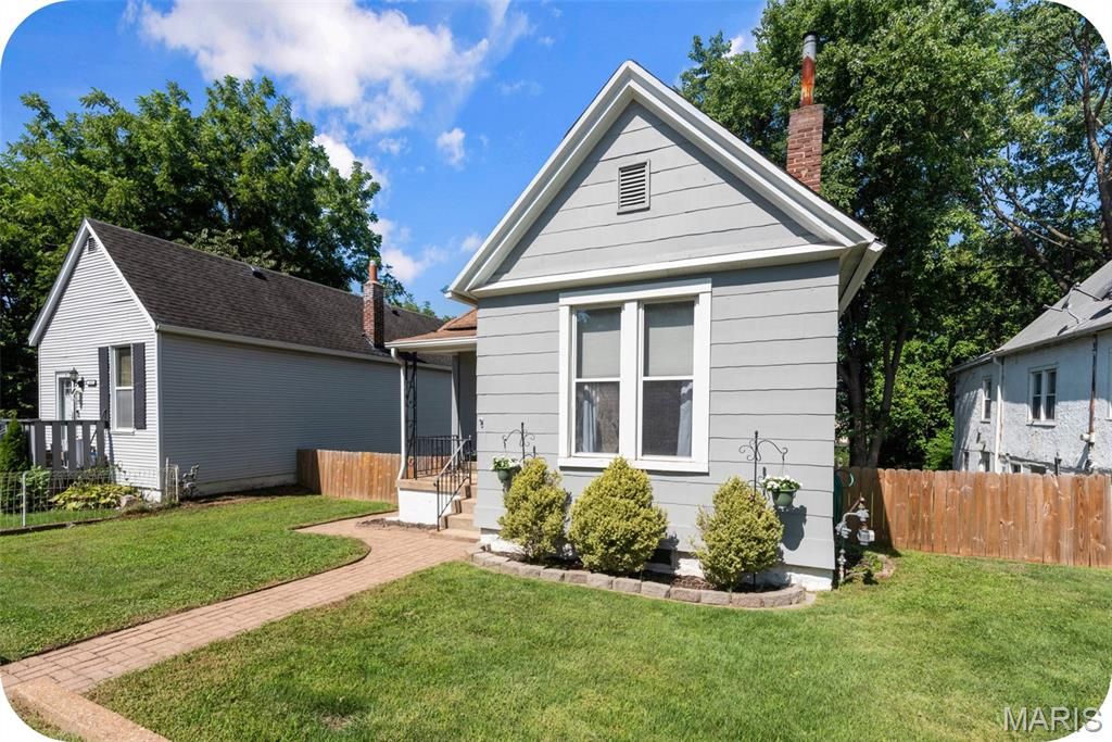 Photo of 2817 Dalton Avenue, St Louis, MO 63139 (MLS # 25073132)