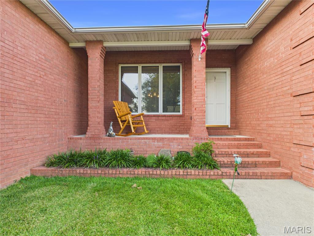 Photo of 3001 Charlton Lane, Poplar Bluff, MO 63901 (MLS # 26052589)
