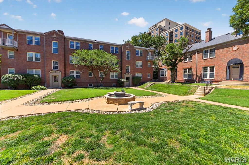 827 Westwood Drive 2E