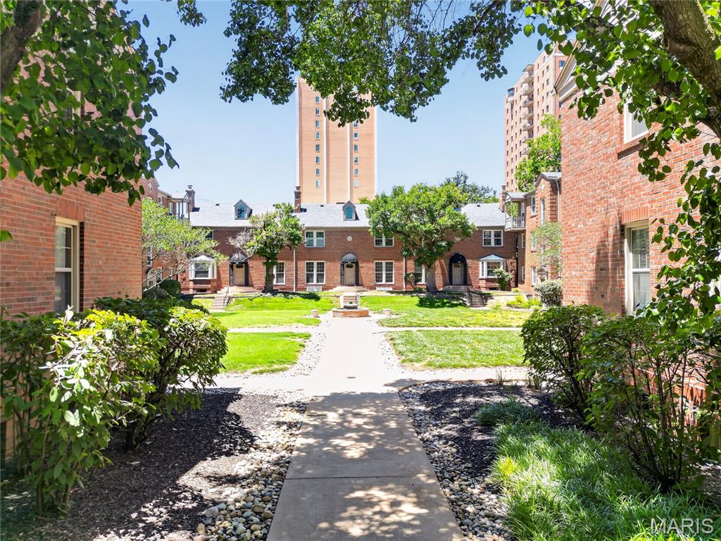 827 Westwood Drive 2E