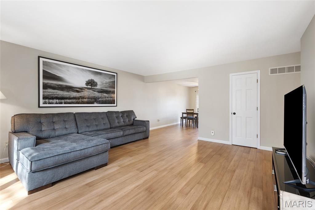 Sherman Meadows Twnhms #3A - Residential