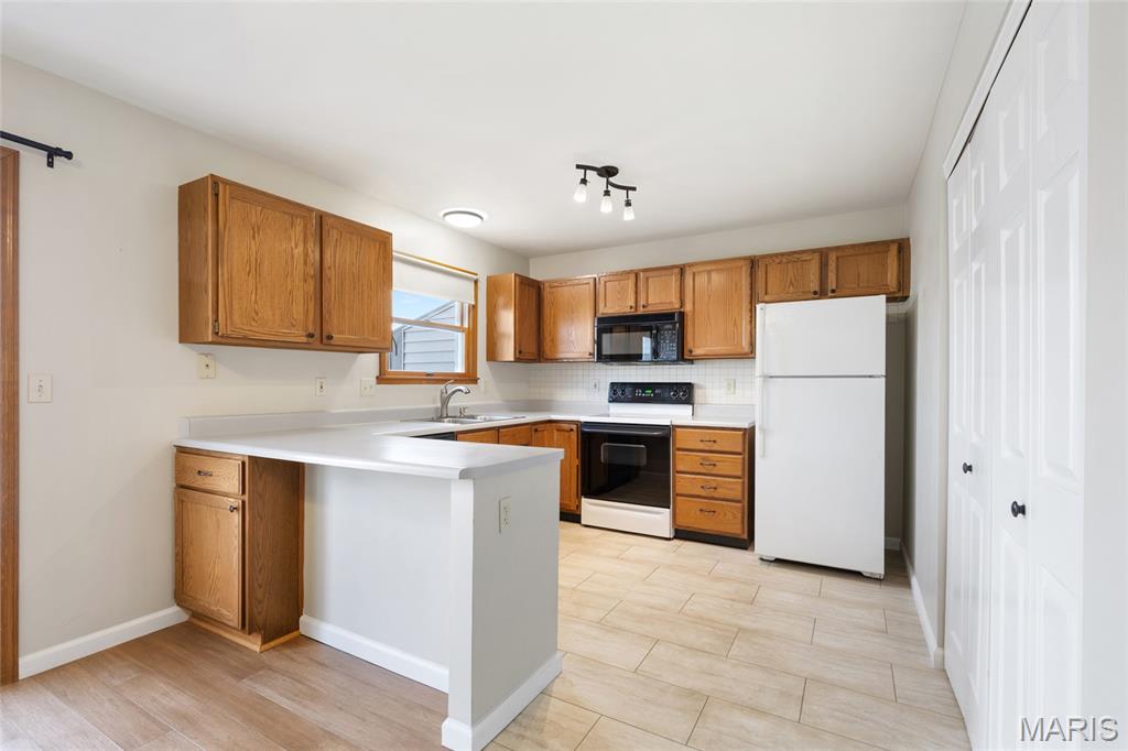 Sherman Meadows Twnhms #3A - Residential