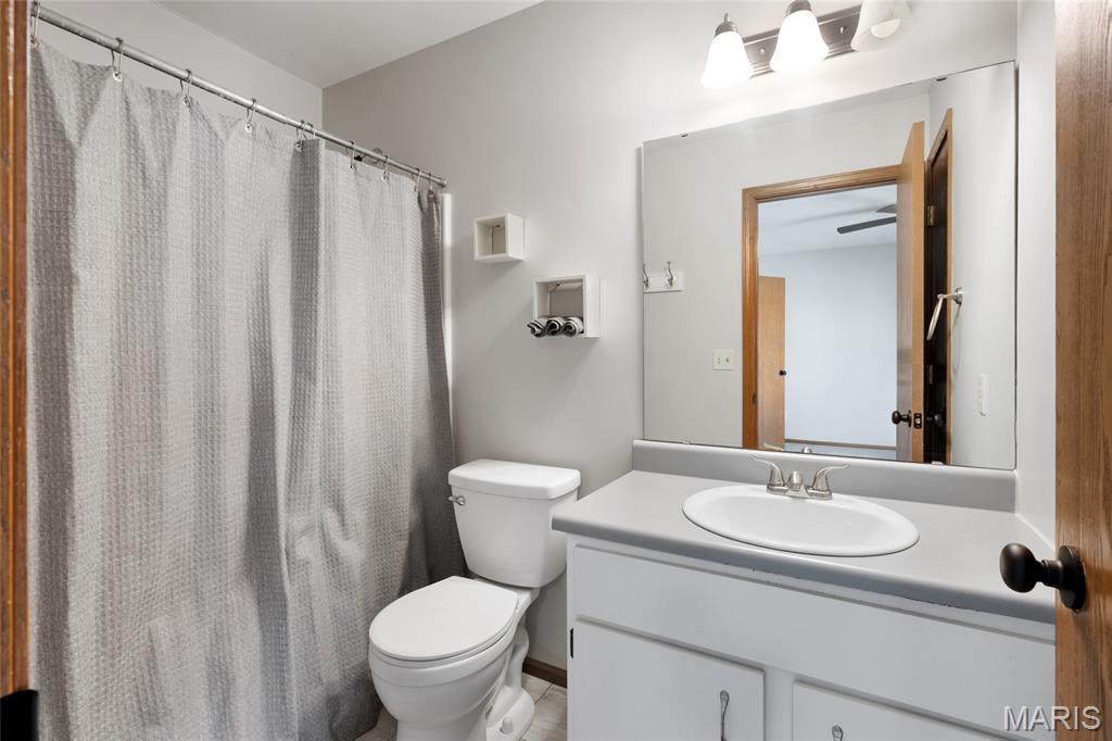 Sherman Meadows Twnhms #3A - Residential