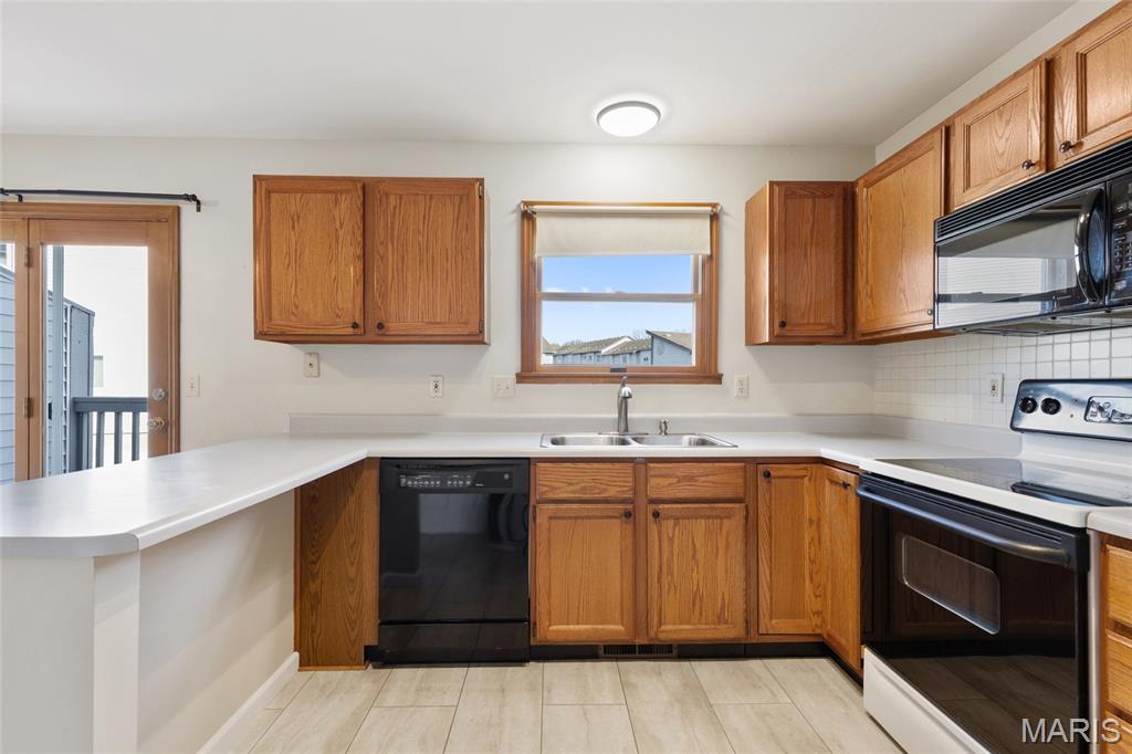 Sherman Meadows Twnhms #3A - Residential