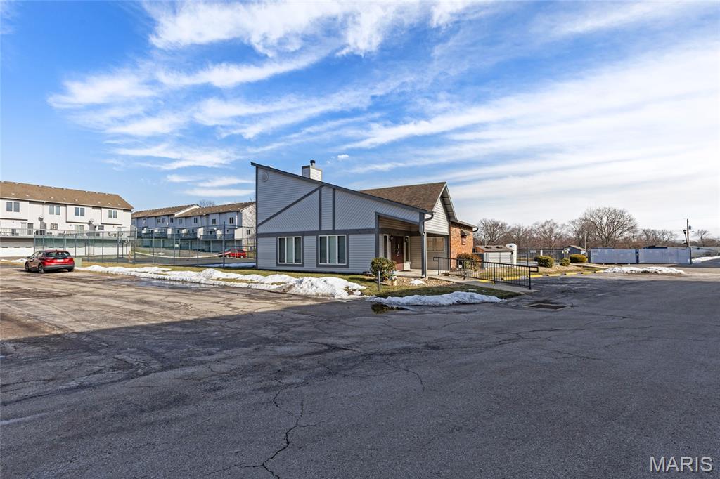 Sherman Meadows Twnhms #3A - Residential