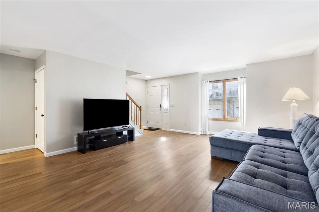 Sherman Meadows Twnhms #3A - Residential