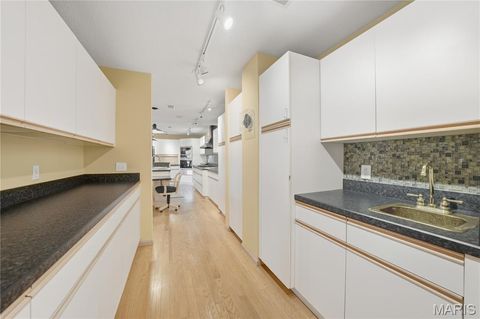 Tiny photo for 585 Coeur De Royale Drive #405, Creve Coeur, MO 63141 (MLS # 26007893)