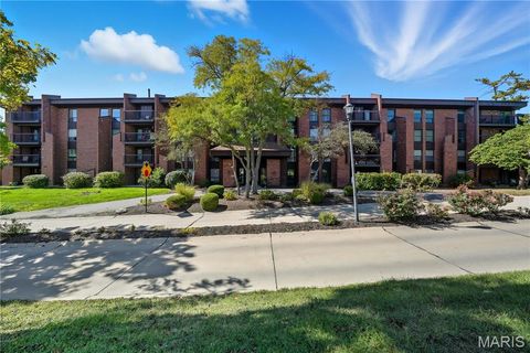 Tiny photo for 585 Coeur De Royale Drive #405, Creve Coeur, MO 63141 (MLS # 26007893)