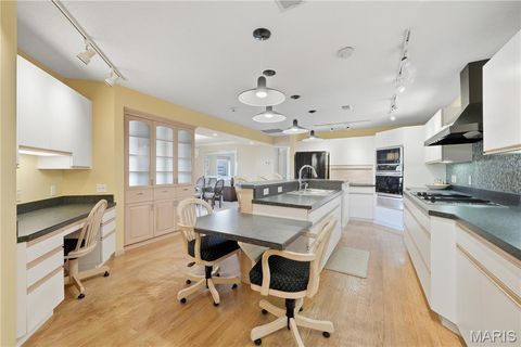 Tiny photo for 585 Coeur De Royale Drive #405, Creve Coeur, MO 63141 (MLS # 26007893)