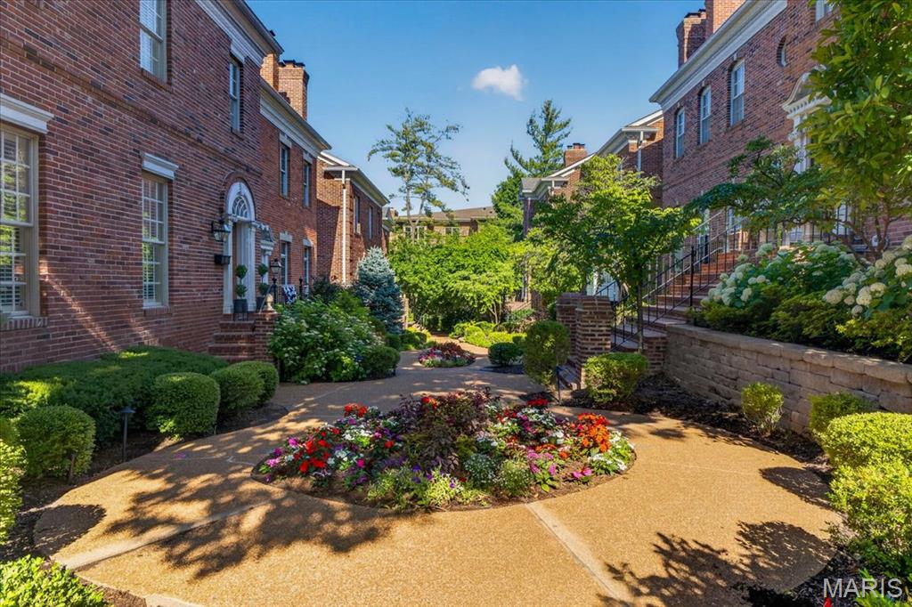 312 N Brentwood Boulevard 3