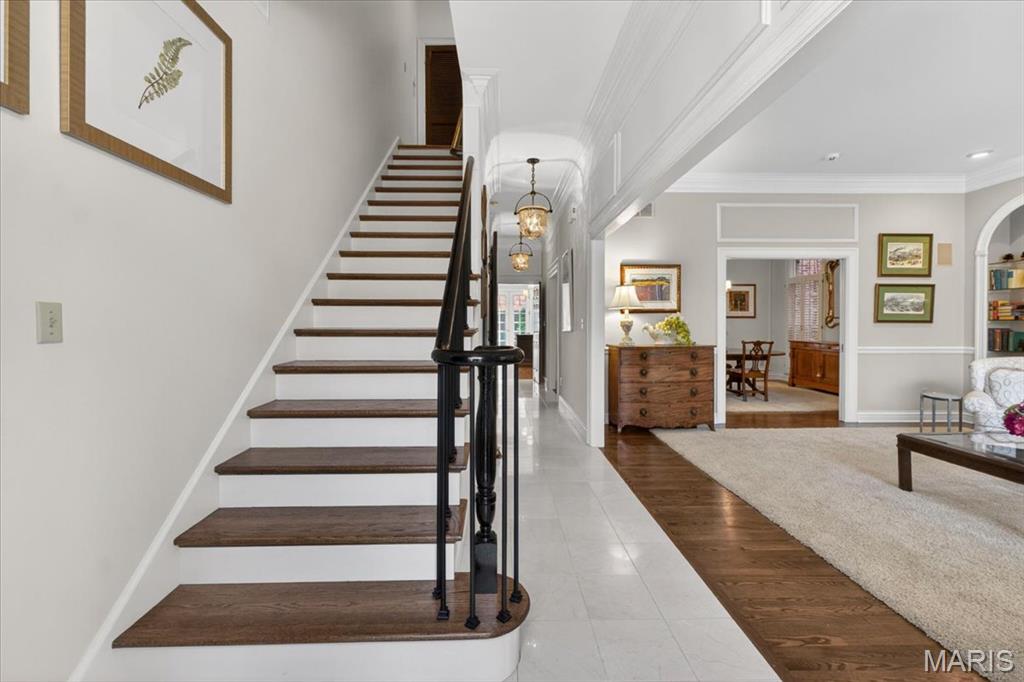 312 N Brentwood Boulevard 3
