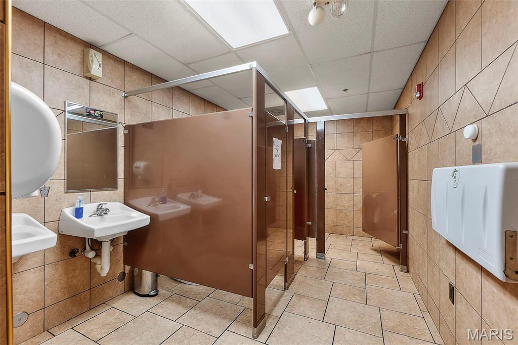 Barton - Commercial Sale