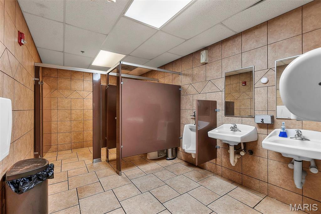 Barton - Commercial Sale