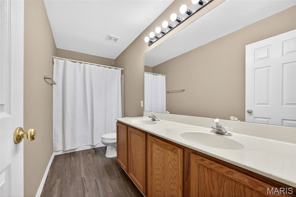 Brownstone Village At Thornbury #1 - Residential