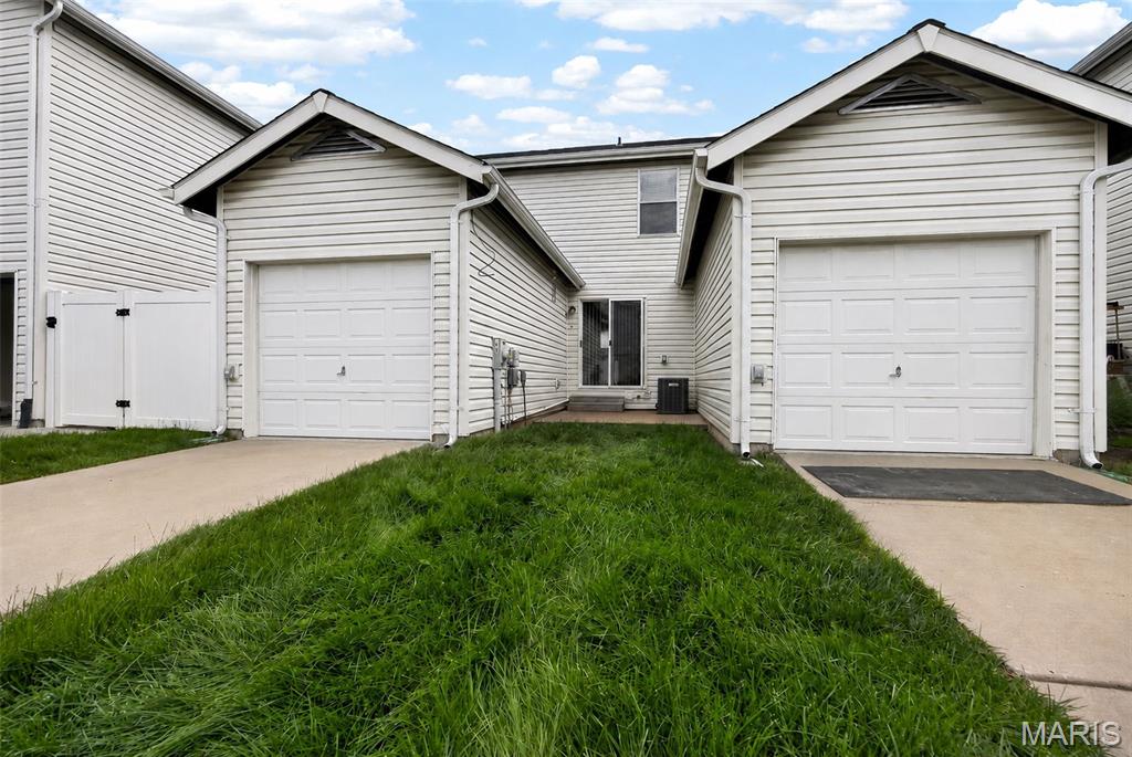 Brownstone Village At Thornbury #1 - Residential