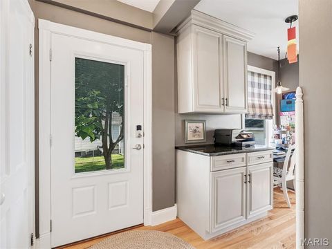 Tiny photo for 411 N Columbus Street, Pacific, MO 63069 (MLS # 26030086)