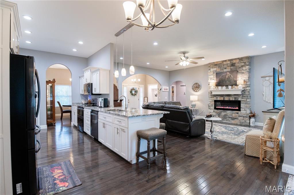 Country Oaks Estate - Residential