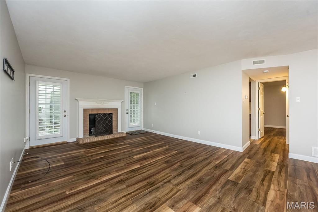 2323 Manor Grove Drive 4