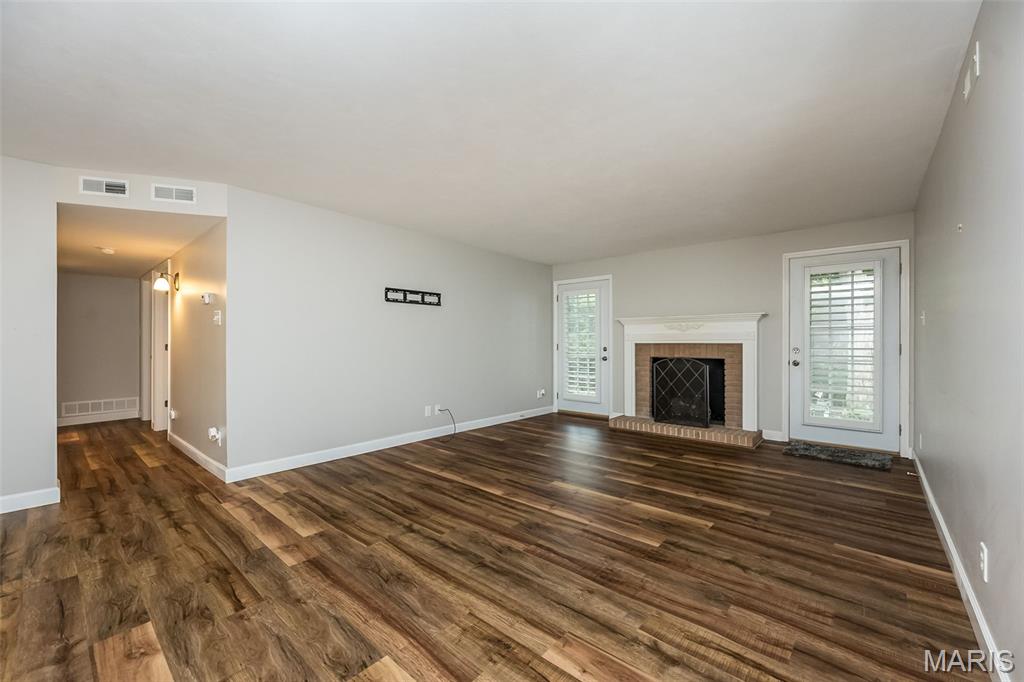 2323 Manor Grove Drive 4