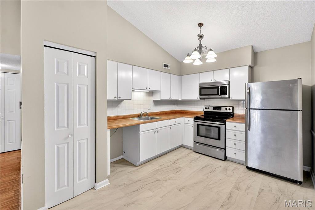 Wildwood, Missouri 63040, United States, 2 Bedrooms Bedrooms, ,2 BathroomsBathrooms,Residential,Active,239288