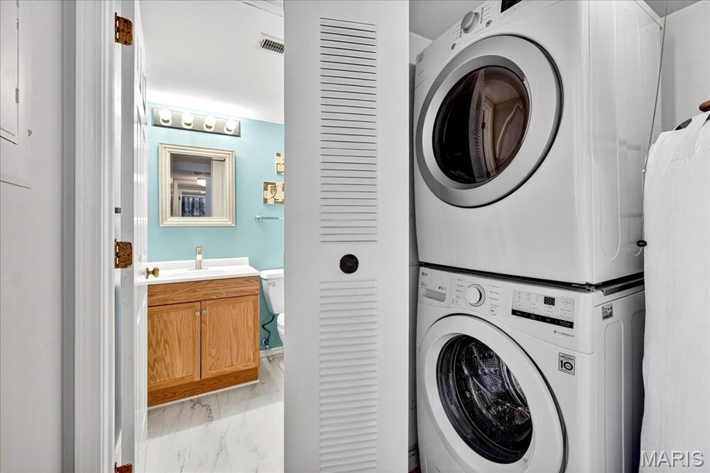 Wildwood, Missouri 63040, United States, 2 Bedrooms Bedrooms, ,2 BathroomsBathrooms,Residential,Active,239288