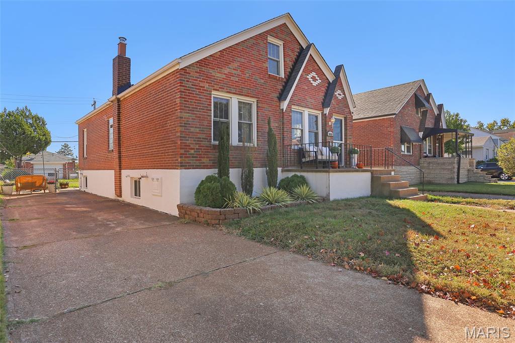 3416 Macklind Avenue