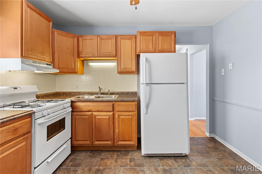 Pasedena Gardens #3 - Residential Lease