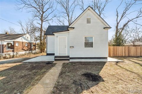 Photo of 8312 Eads Avenue, Vinita Park, MO 63114 (MLS # 26009979)