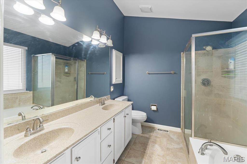 Florissant, Missouri 63034, United States, 3 Bedrooms Bedrooms, ,2 BathroomsBathrooms,Residential,Active,109378