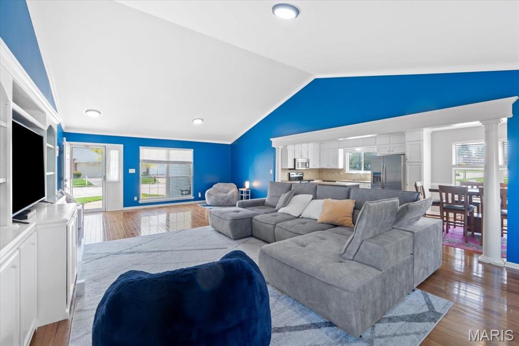 Florissant, Missouri 63034, United States, 3 Bedrooms Bedrooms, ,2 BathroomsBathrooms,Residential,Active,109378