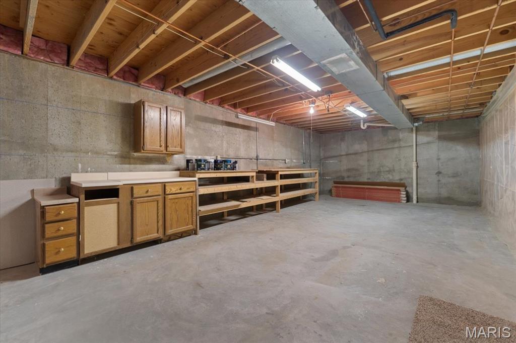 Florissant, Missouri 63034, United States, 3 Bedrooms Bedrooms, ,2 BathroomsBathrooms,Residential,Active,109378