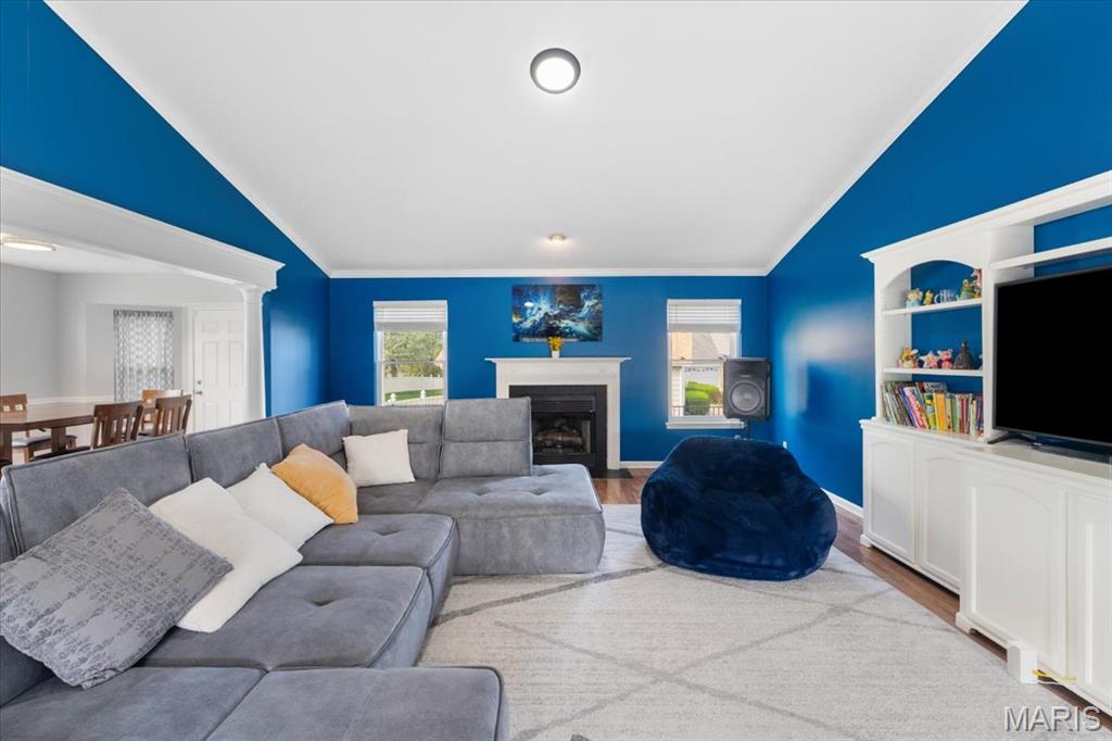 Florissant, Missouri 63034, United States, 3 Bedrooms Bedrooms, ,2 BathroomsBathrooms,Residential,Active,109378