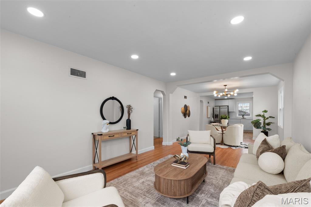 Brownlees City Bl 4751-E - Residential