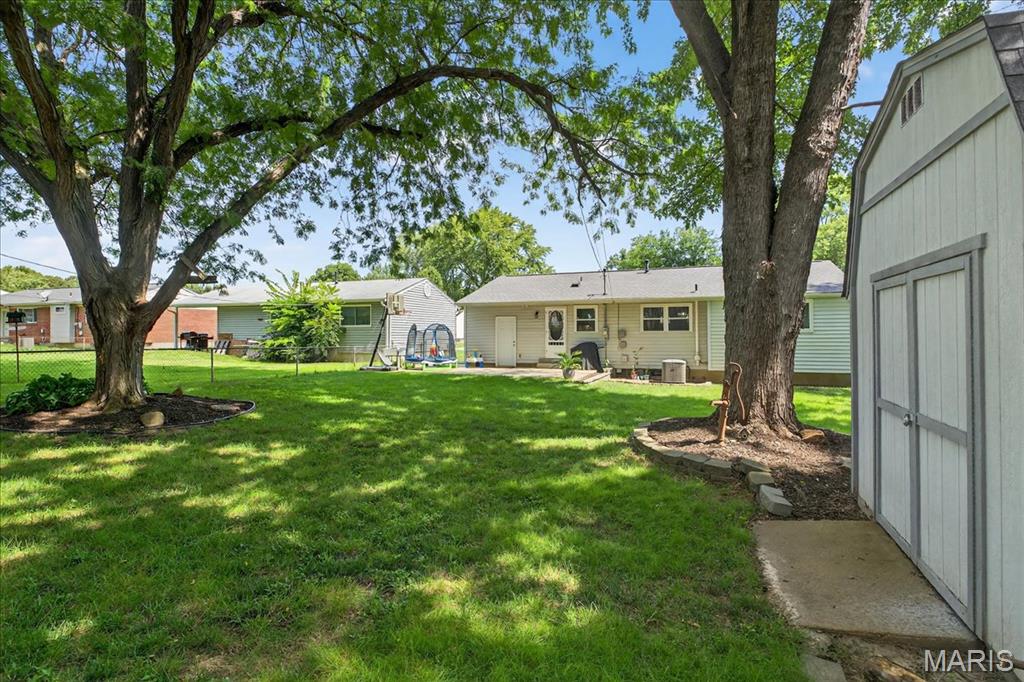 St Charles, Missouri 63301, United States, 3 Bedrooms Bedrooms, ,2 BathroomsBathrooms,Residential,Pending,180879