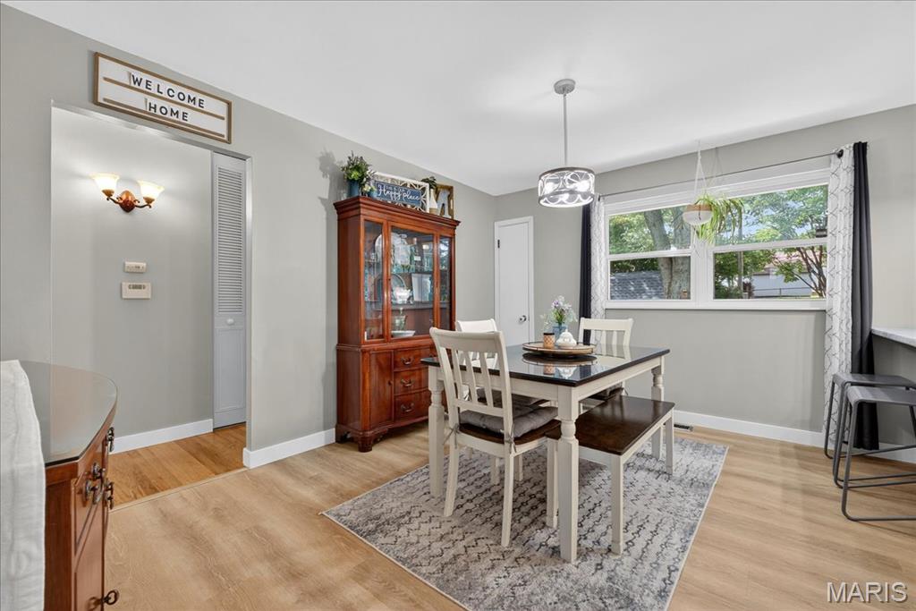 St Charles, Missouri 63301, United States, 3 Bedrooms Bedrooms, ,2 BathroomsBathrooms,Residential,Pending,180879