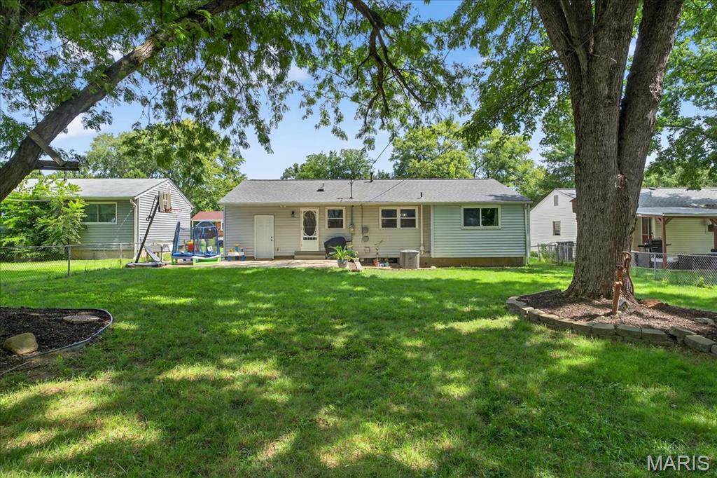 St Charles, Missouri 63301, United States, 3 Bedrooms Bedrooms, ,2 BathroomsBathrooms,Residential,Pending,180879