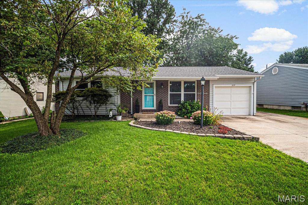 St Charles, Missouri 63301, United States, 3 Bedrooms Bedrooms, ,2 BathroomsBathrooms,Residential,Pending,180879