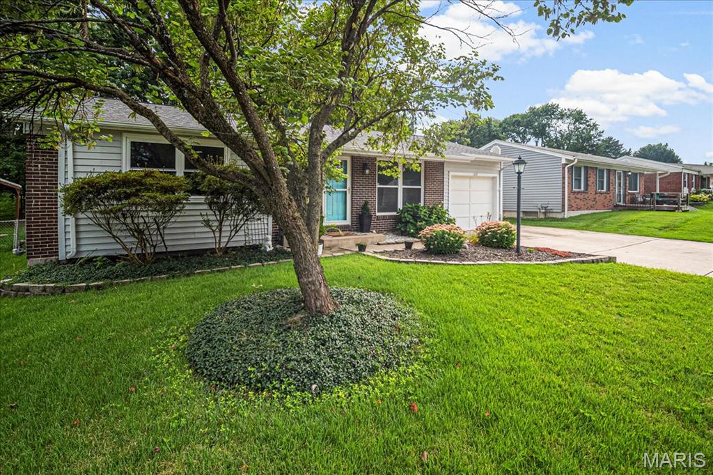 St Charles, Missouri 63301, United States, 3 Bedrooms Bedrooms, ,2 BathroomsBathrooms,Residential,Pending,180879