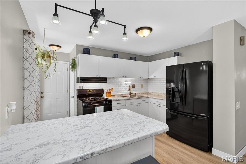 St Charles, Missouri 63301, United States, 3 Bedrooms Bedrooms, ,2 BathroomsBathrooms,Residential,Pending,180879