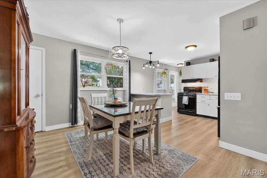 St Charles, Missouri 63301, United States, 3 Bedrooms Bedrooms, ,2 BathroomsBathrooms,Residential,Pending,180879